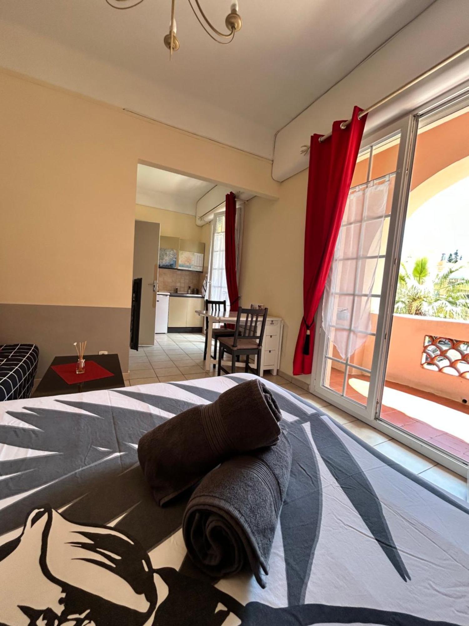 בנדול Studio Avec Grand Balcon- Residence De Caractere מראה חיצוני תמונה